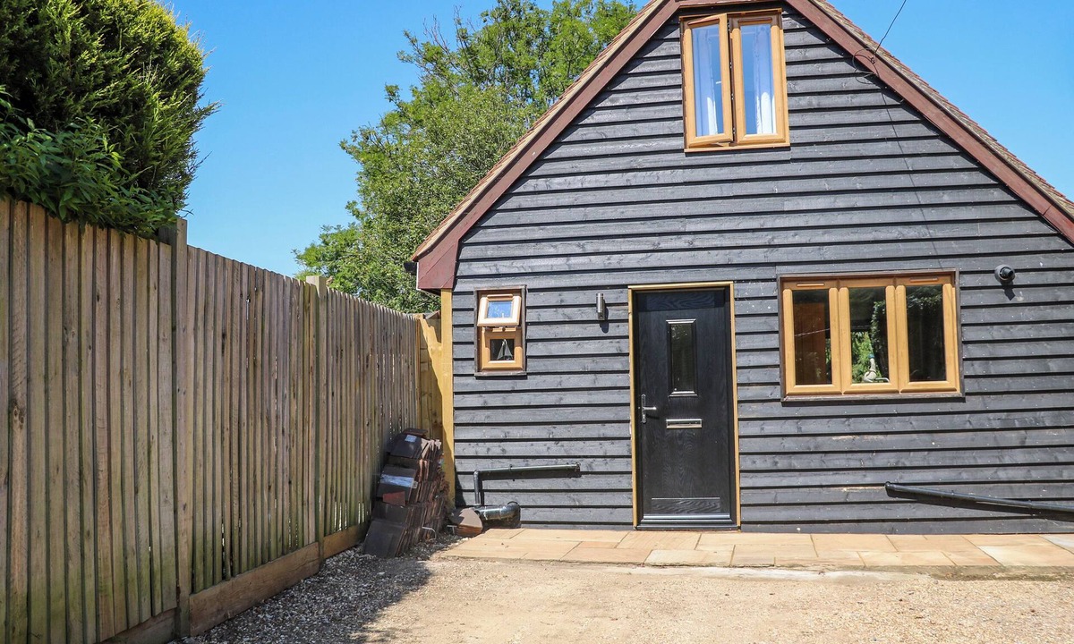 Nomansland Cottage | FOXES EARTH, pet friendly, with a garden in Nomansland