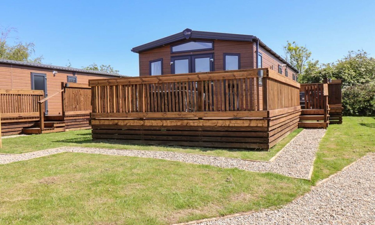 Runswick Bay Cabin | Foxglove Lodge, in Staithes.