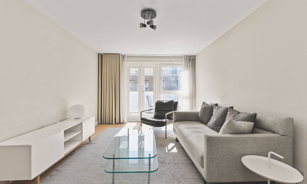 Belgravia Apartment | Functional Belgravia 2BR Flat Near Victoria