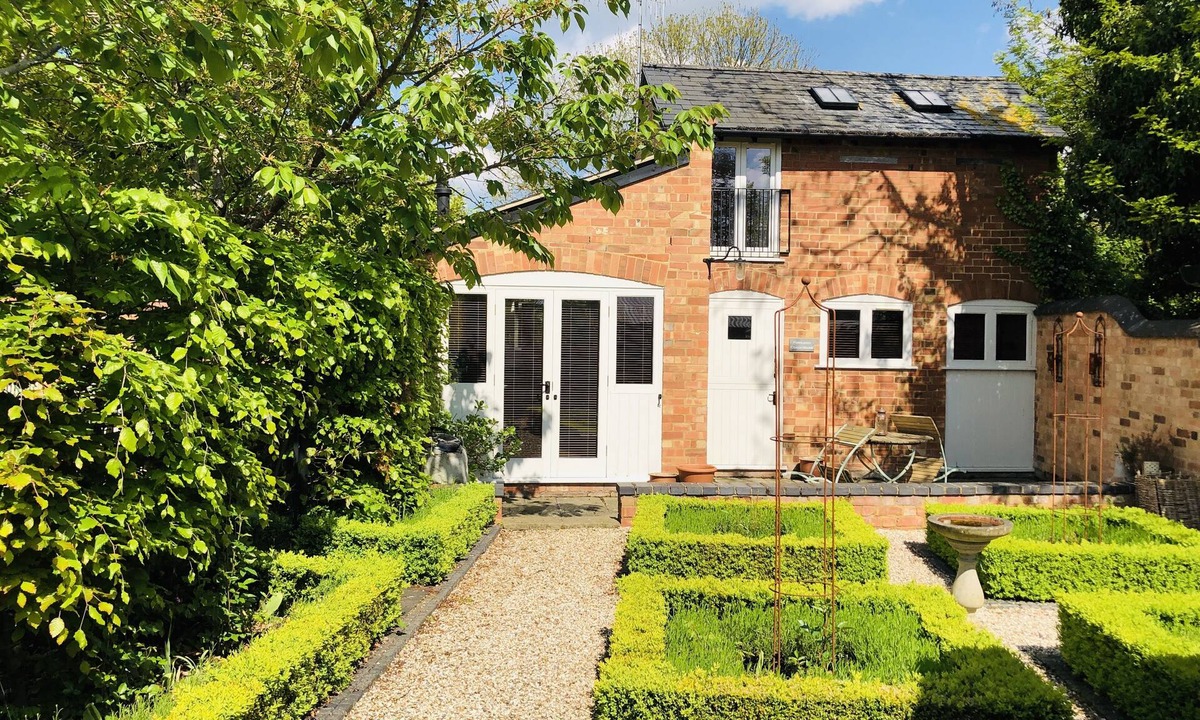 Tiddington Cottage | Luxury Coach House, Stratford-upon-Avon, Cotswolds.