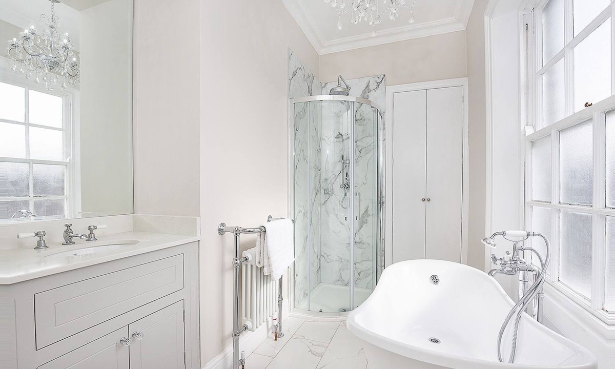 York Cottage | George street boutique apartment 2 - sleeps 6 guests in 2 bedrooms