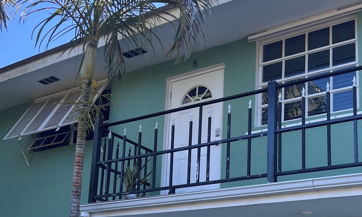 Coral Harbour Apartment | Get away to Green Pastures #6 .10 min drive to Beach, Great for weekend getaways