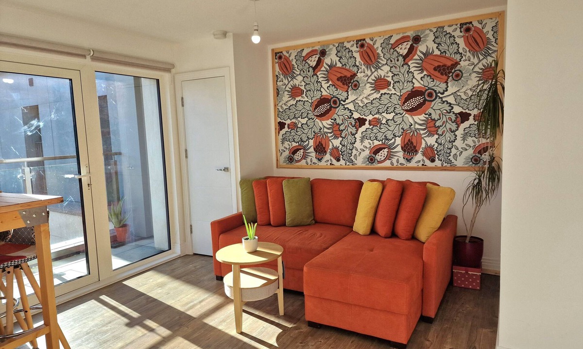 Uxbridge South Apartment | Gorgeous quiet flat 1 min from high street