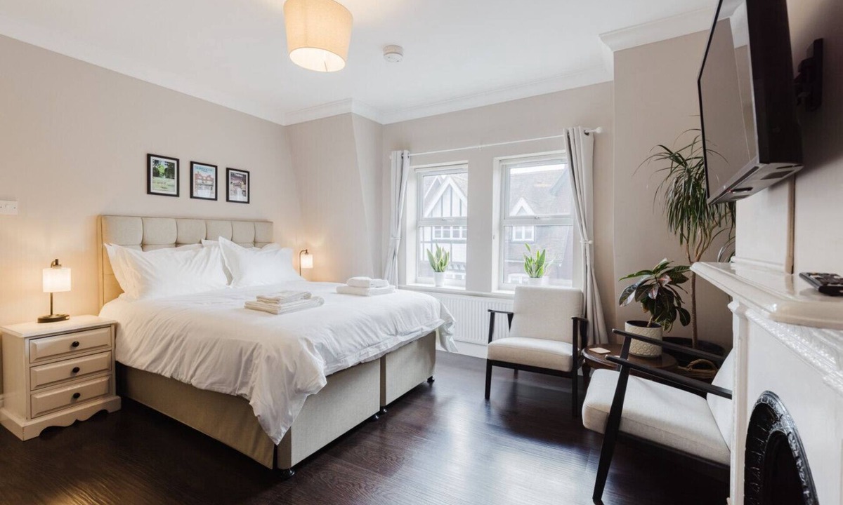 Tring Apartment | Grace`s Guesthouse Room 2