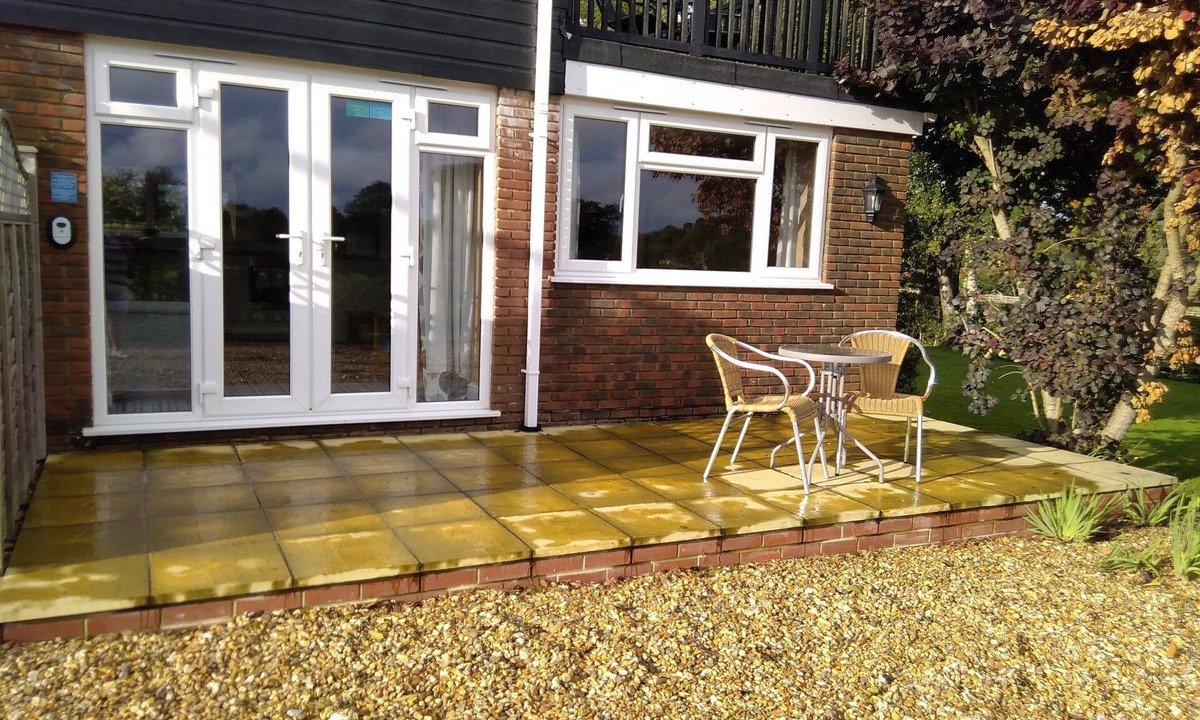 Damerham Apartment | Greenbanks 2. Damerham Self Catering. The perfect getaway for just couples