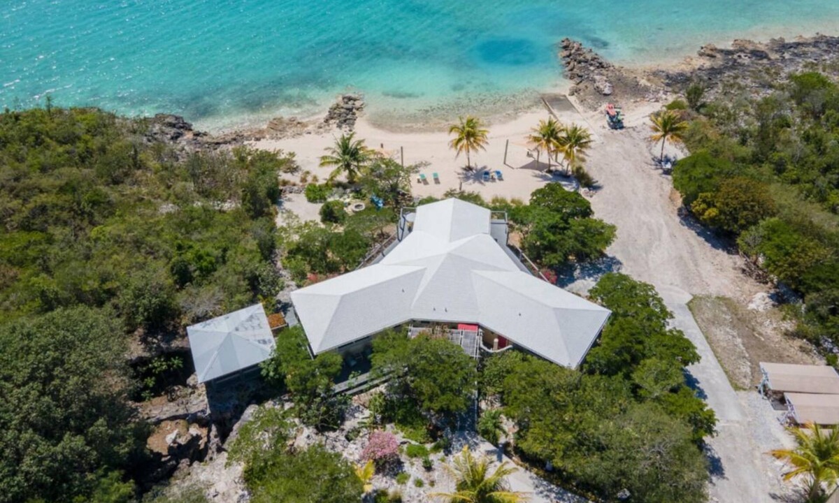 Salt Pond House | Grotto Bay for 6: 2BR Villa in the Bahamas w/Private Beach