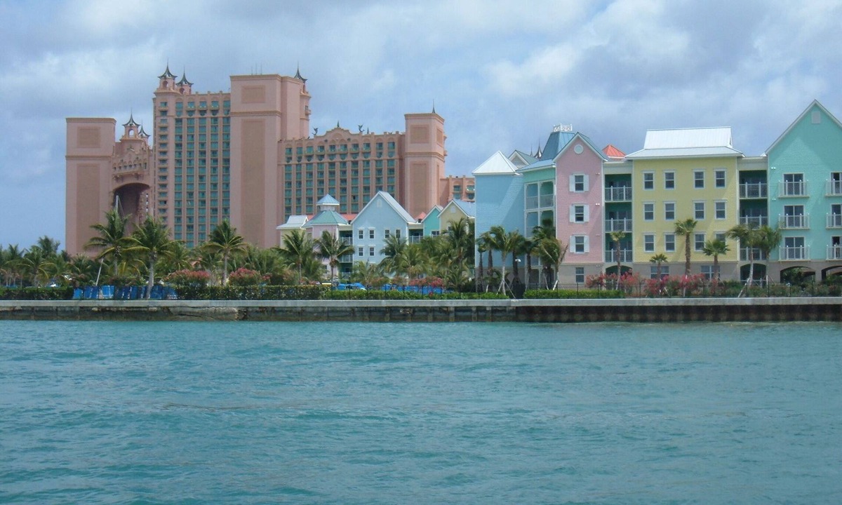 Paradise Island Villa | HARBORSIDE ATLANTIS - July 3, 2027 to July 10, 2027 - 2 BR Lock-off, Sleeps 8