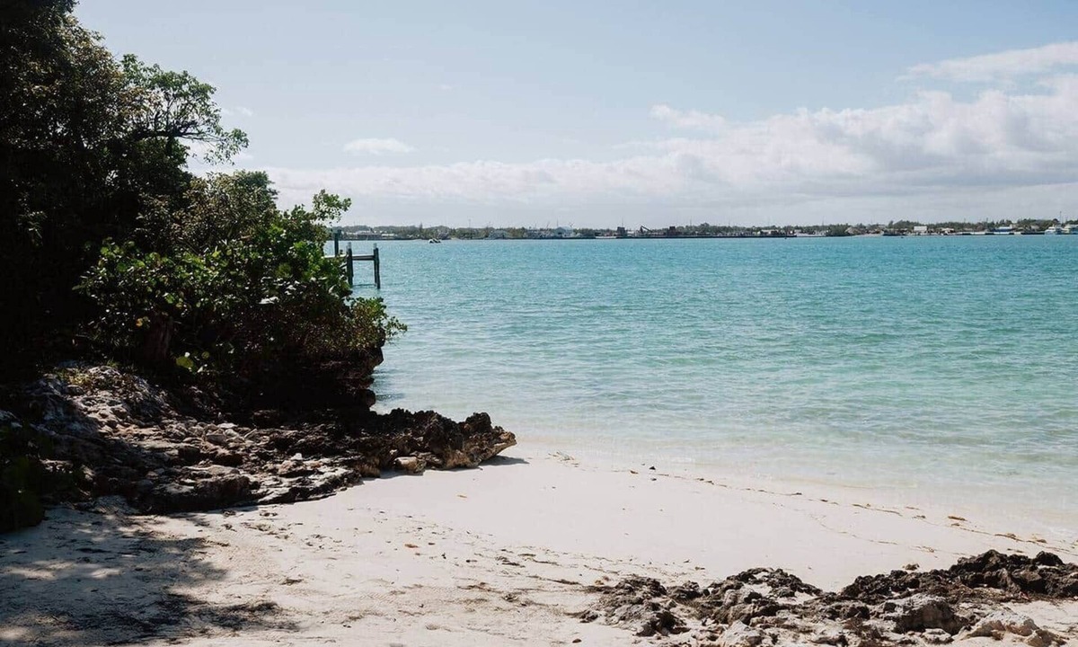 Marsh Harbour Villa | Harbour Beach Villa - large dock & great views!