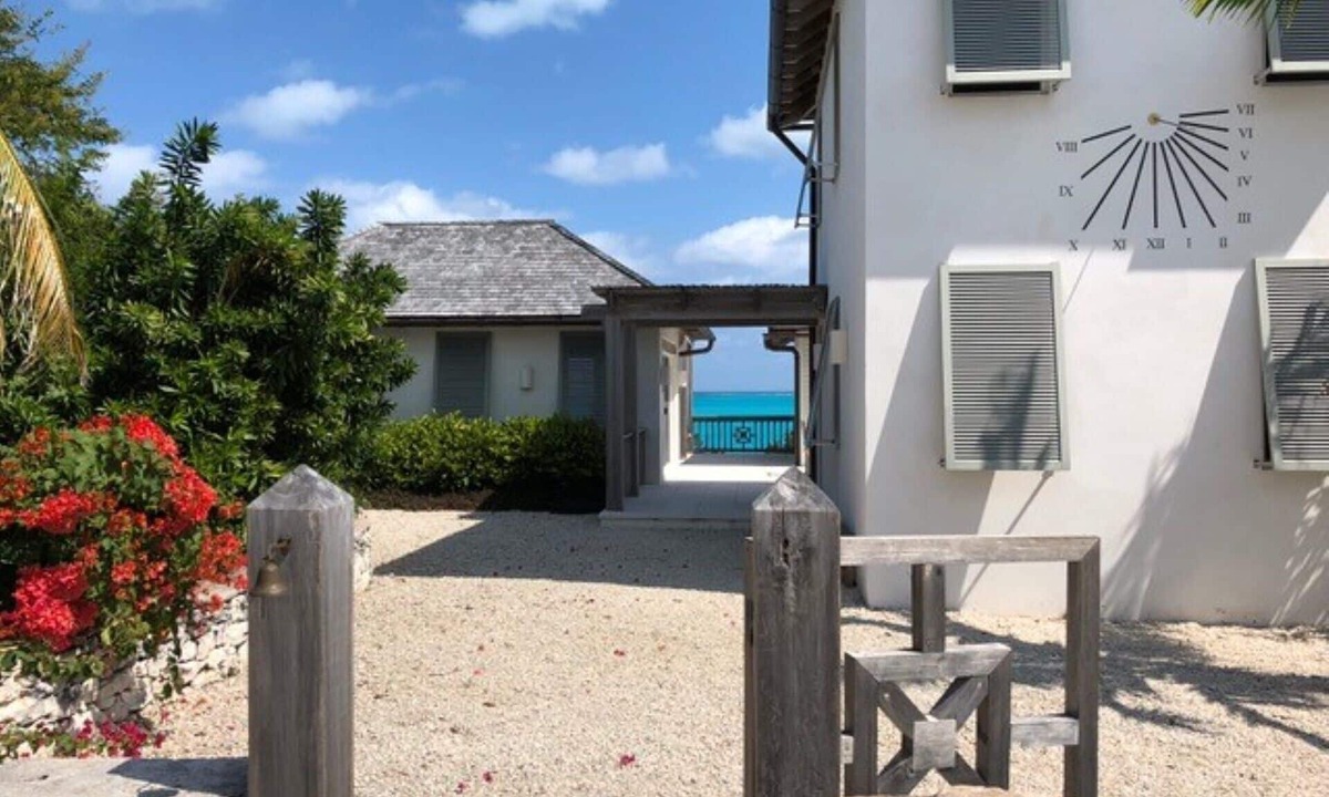 Great Exuma House | Hawksbill House - Private Waterfront Home with Unparalleled Views