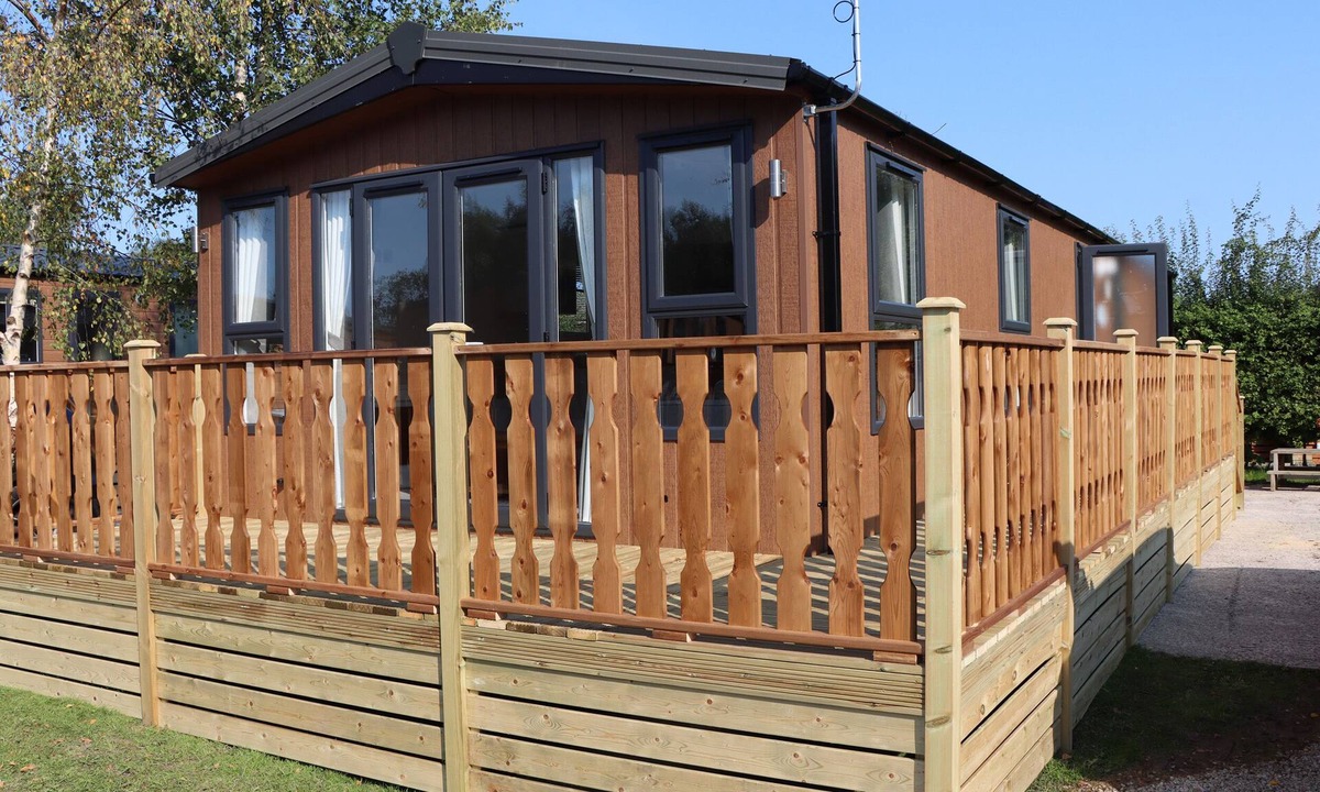 Warton Cottage | HAWTHORN LODGE, family friendly in South Lakeland Leisure Village