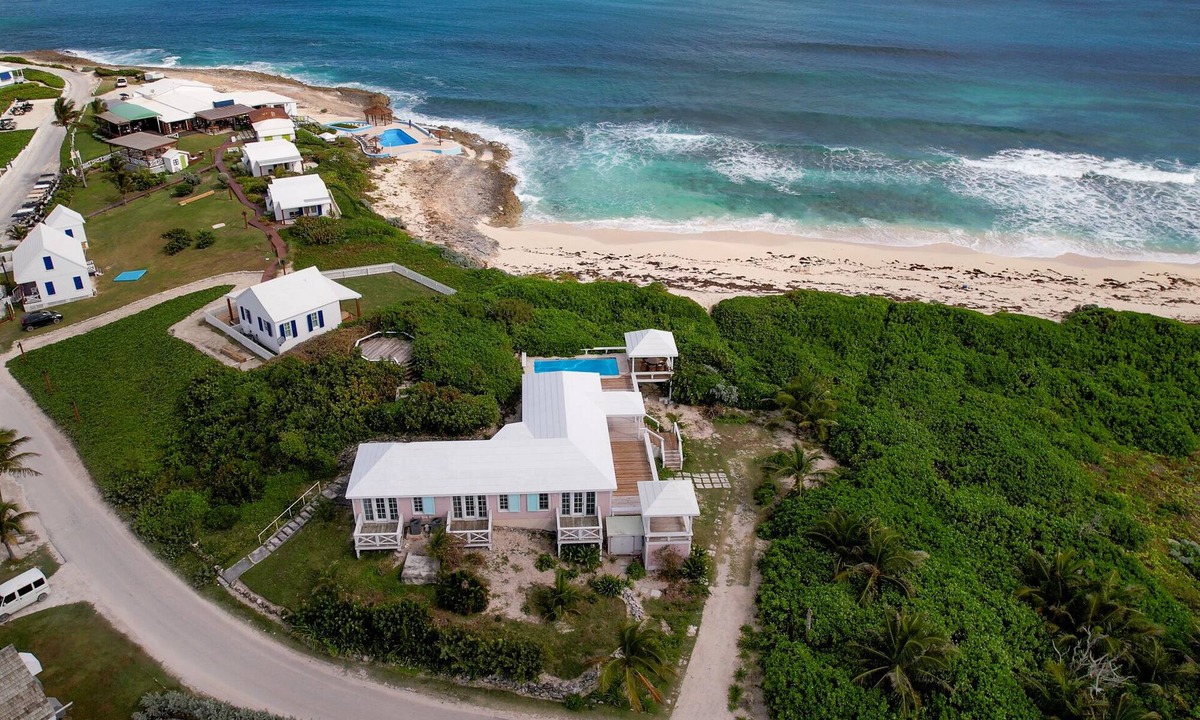 Hope Town House | Headquarters: Coastal Retreat with Ensuite Bedrooms and Private Pool Dock