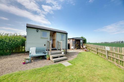 Berwick-upon-Tweed Cabin | Hetton Law Shepherds Hut, Northumberland
