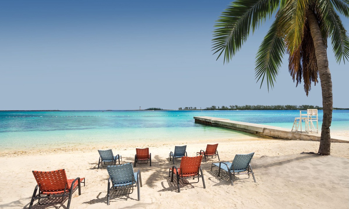Downtown Nassau Hotel | Holiday Inn Express & Suites Nassau by IHG