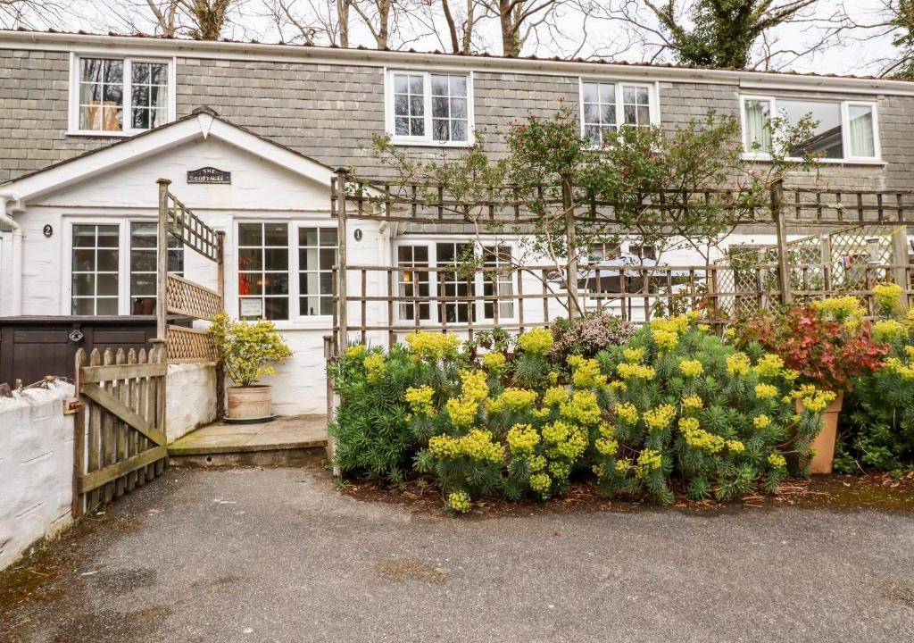 Gorran Haven House | Honeysuckle