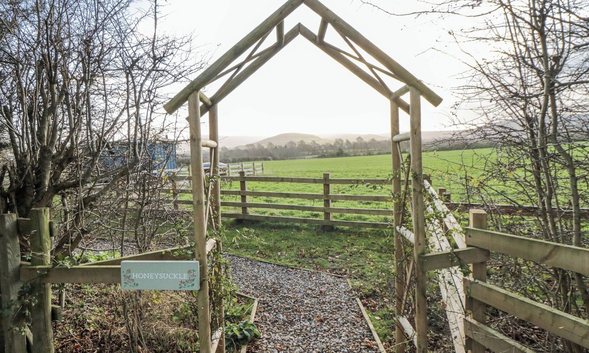 Potto Cottage | Honeysuckle Hut, Potto Grange Farm
