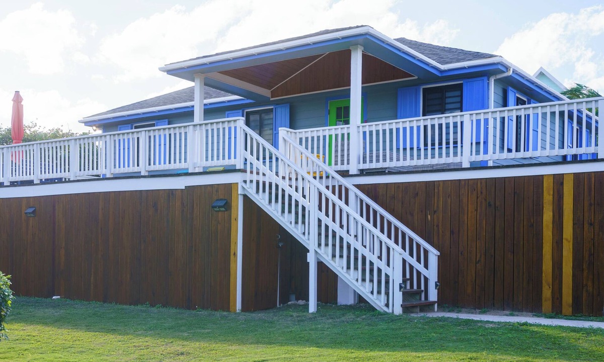 Hope Town House | Hope Town Pool Retreat Walk to Beach and Harbor