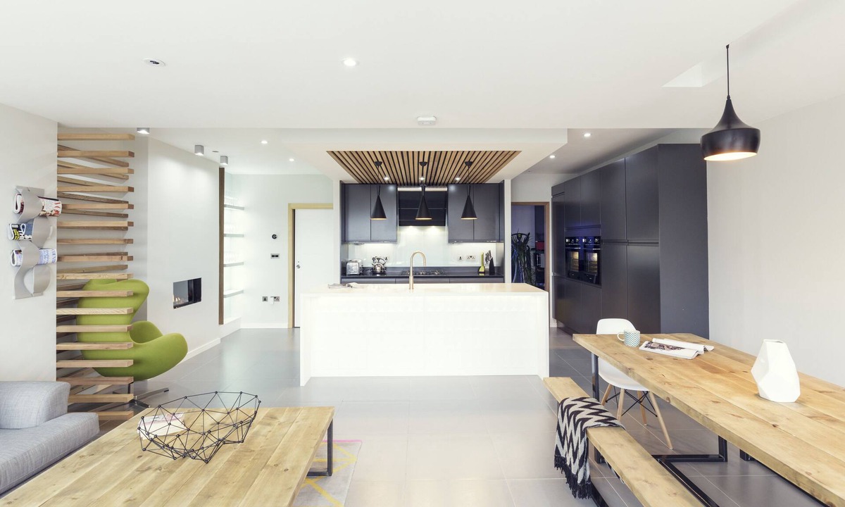 Newquay House | Hot tub, Sauna, Fantastic Location, Sleeps16