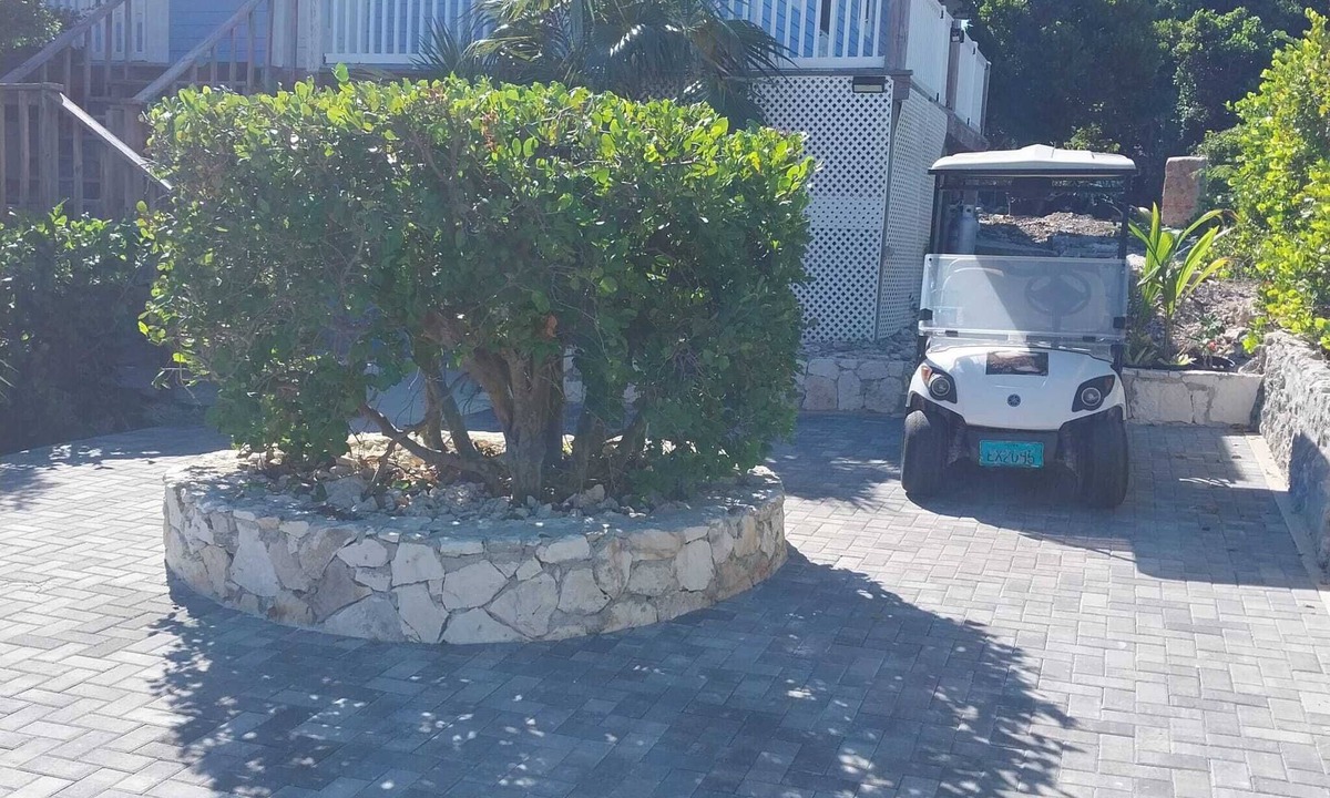 Staniel Cay House | House sits high and gives beautiful views and refreshing breeze.