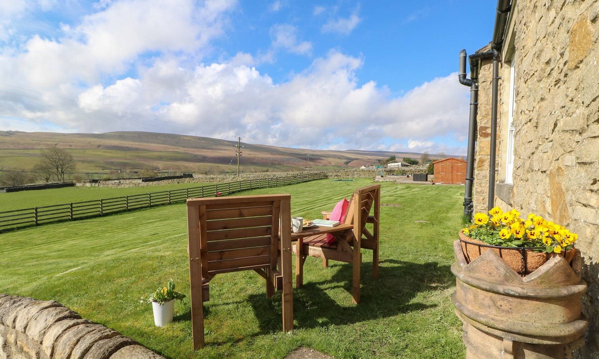 Middleton in Teesdale Cottage | HUDEWAY VIEW, pet friendly, with open fire in Middleton-In-Teesdale