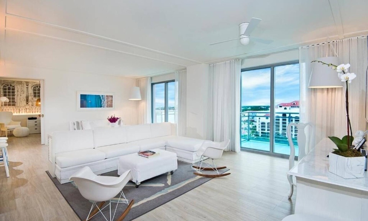 Nassau Hotel | Idyllic Resort Room, Family Playtime Paradise - Joy in Every Corner