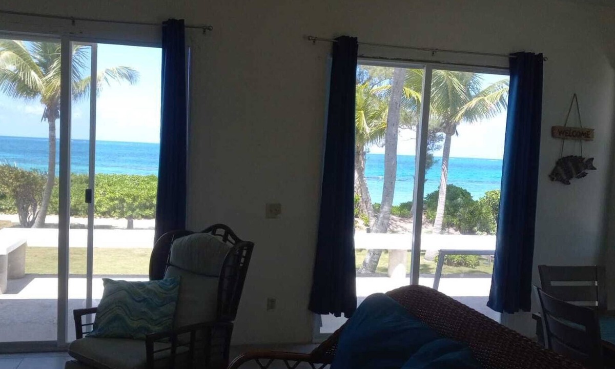 Green Turtle Cay Villa | Incredible 4 bedroom Villa-OCEAN FRONT with a dock! 15% SUMMER DISCOUNT!
