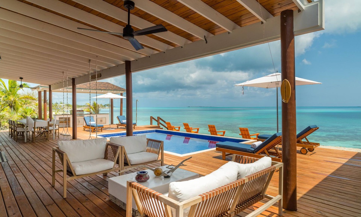Tar Bay House | IslandChicBeachFrontHome!StunningViews-Pool,OutdoorKitchen,Reef,Mini BballCourt