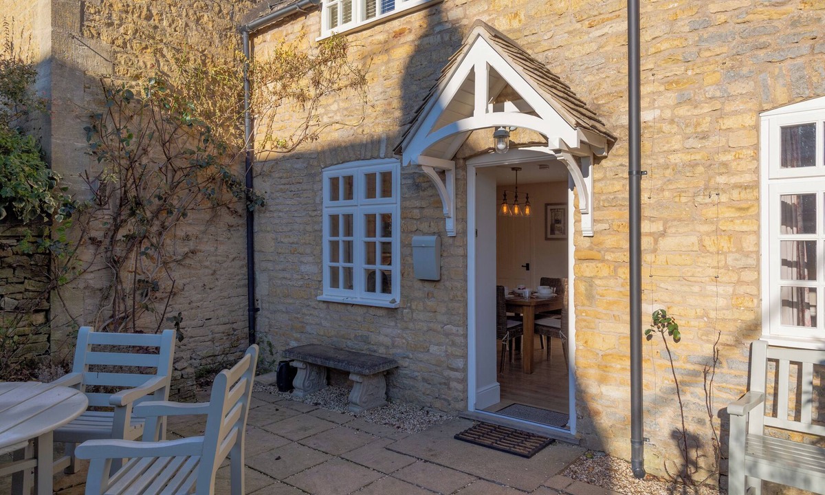 Bourton-on-the-Water House | Jasmine Cottage-2BD in Heart of Bourton