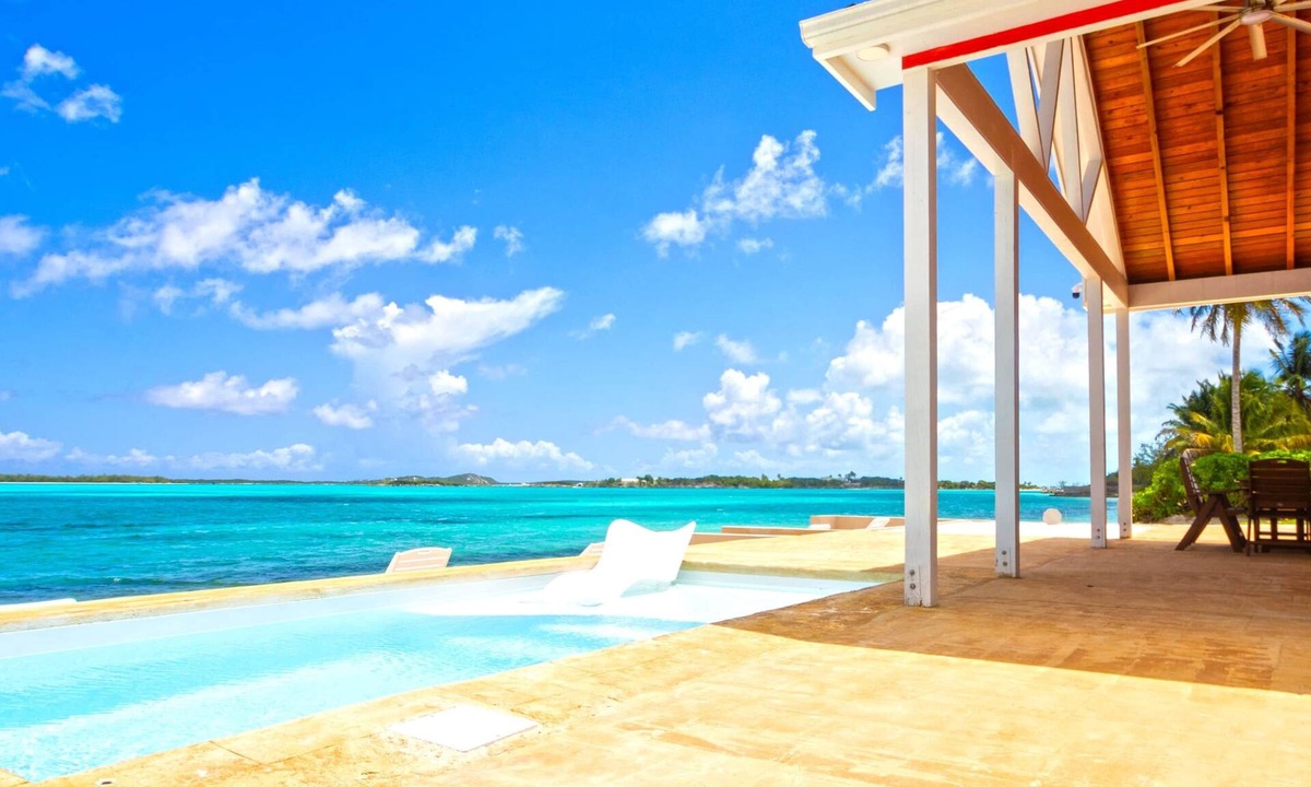 George Town House | Jolly Rancher - Exuma- On the Water!
