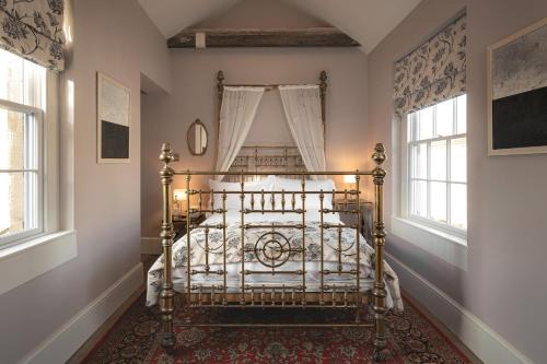 Combe Down Bed & Breakfast | King William