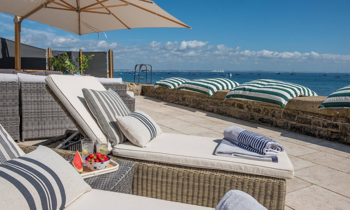 Nettlestone Villa | Large Luxury water front property with private direct beach access and panoramic sea scapes from eve