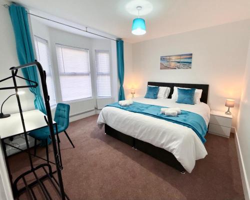 Bedford House | Large spacious 5-Bed house perfect for Contractors and Families, fast Wi-Fi, Sky Sports, Sky Cinema & Netflix included, Ninja Air fryer in kitchen and free parking