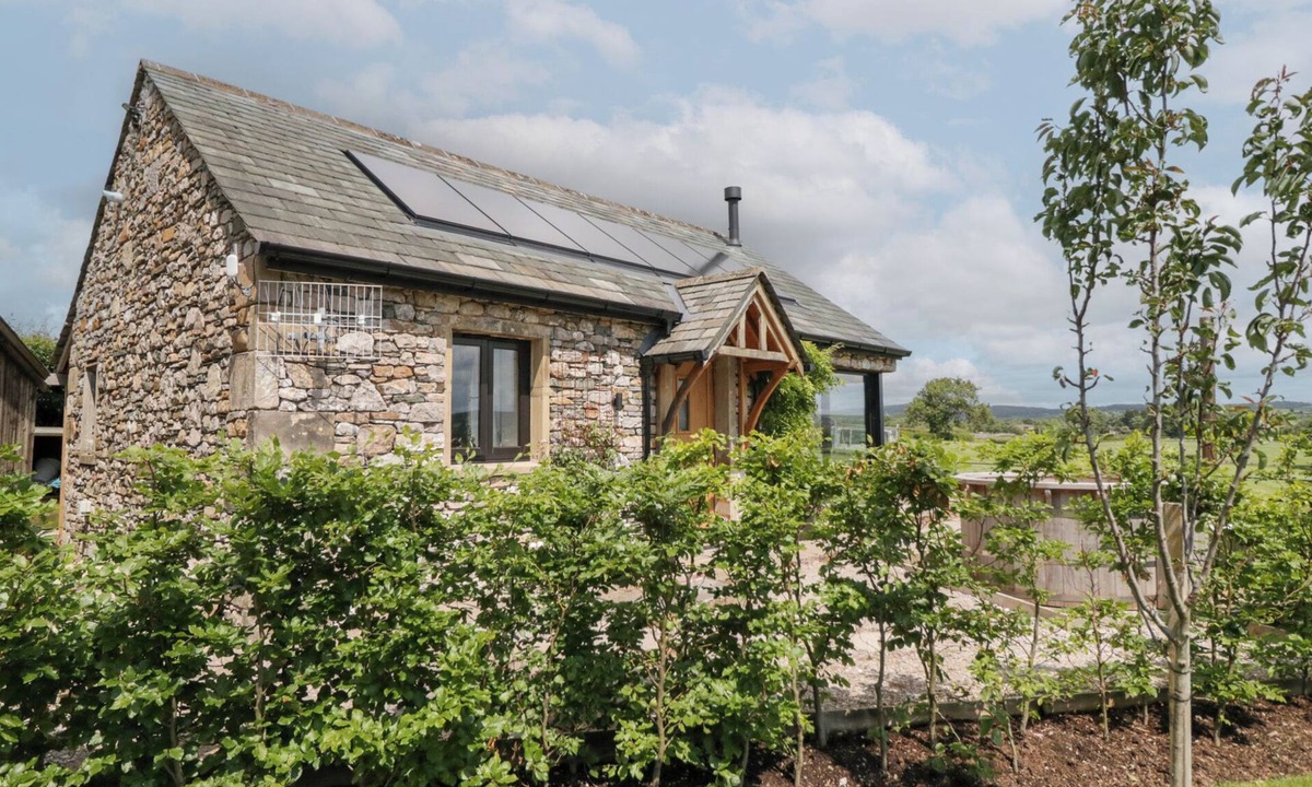 Warton Cottage | LINDETH CROFT, pet friendly, character holiday cottage in Carnforth