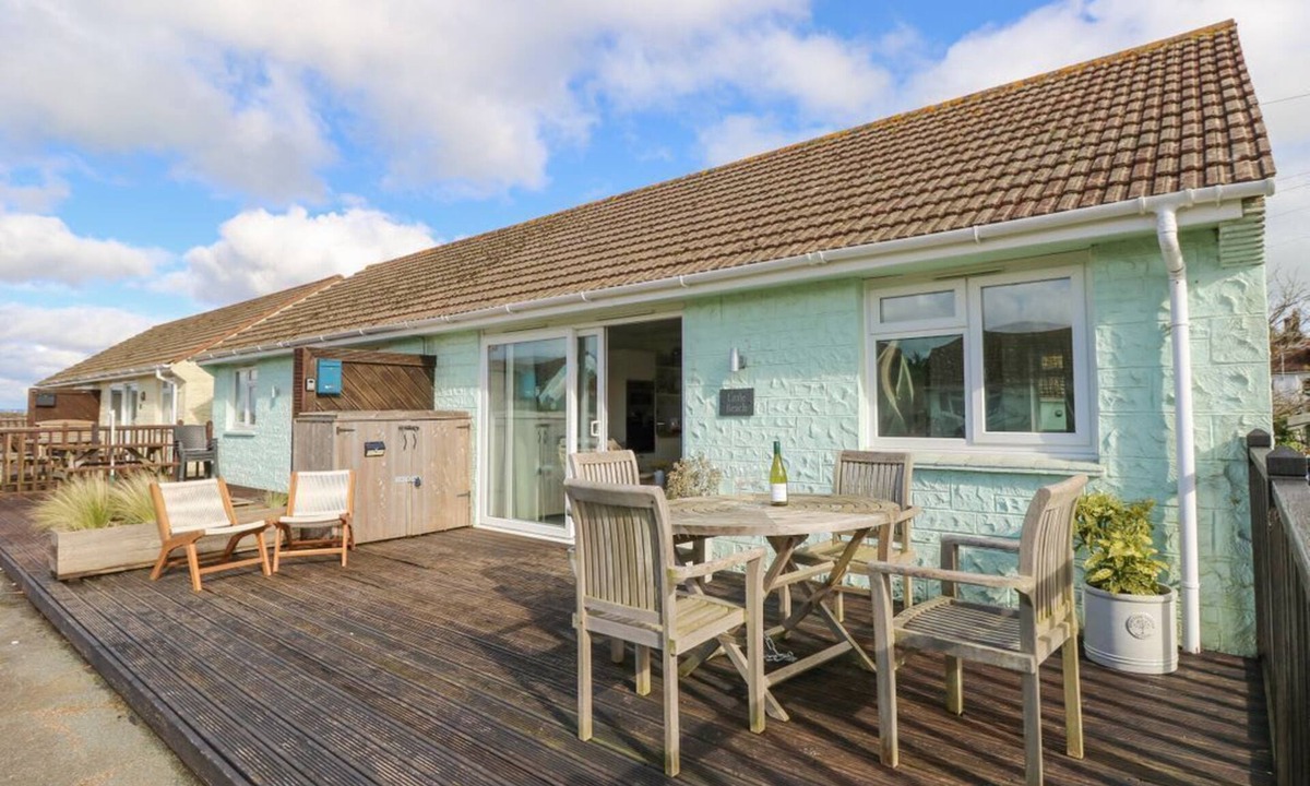 Seaview Cabin | Little Beach in Seaview, 2 bed