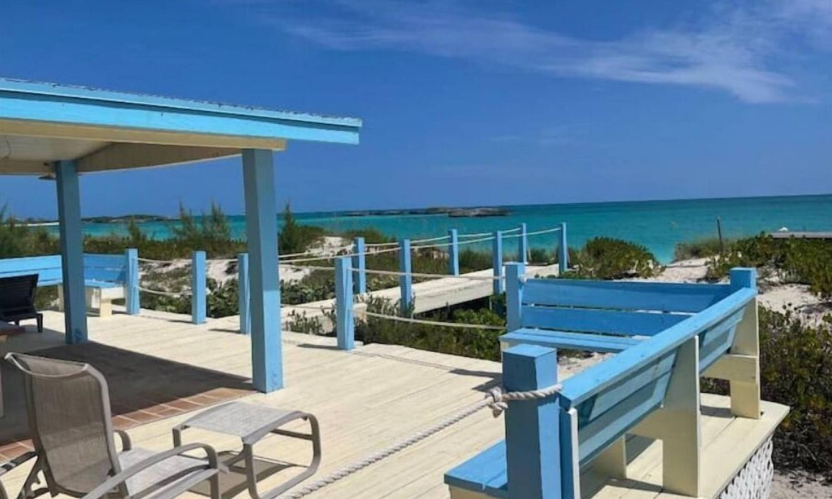 William's Town House | Little Exuma Home on Tropic of Cancer Beach
