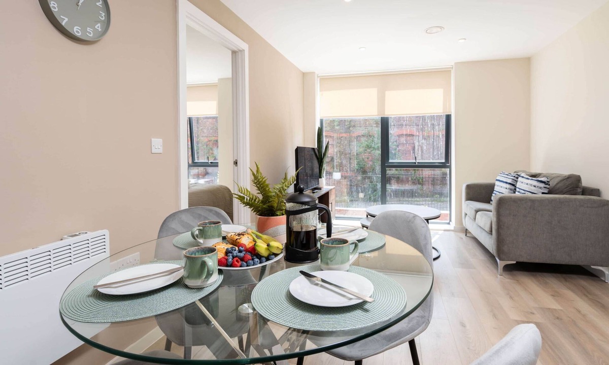 Everton Apartment | Liverpool Family Apartment 2 Bed/2 Bath (101) | Secure Parking, WiFi & EV