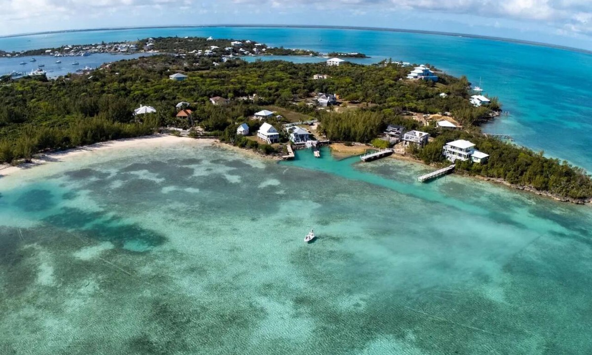 Green Turtle Cay House | Lo key cottages, The Beehive