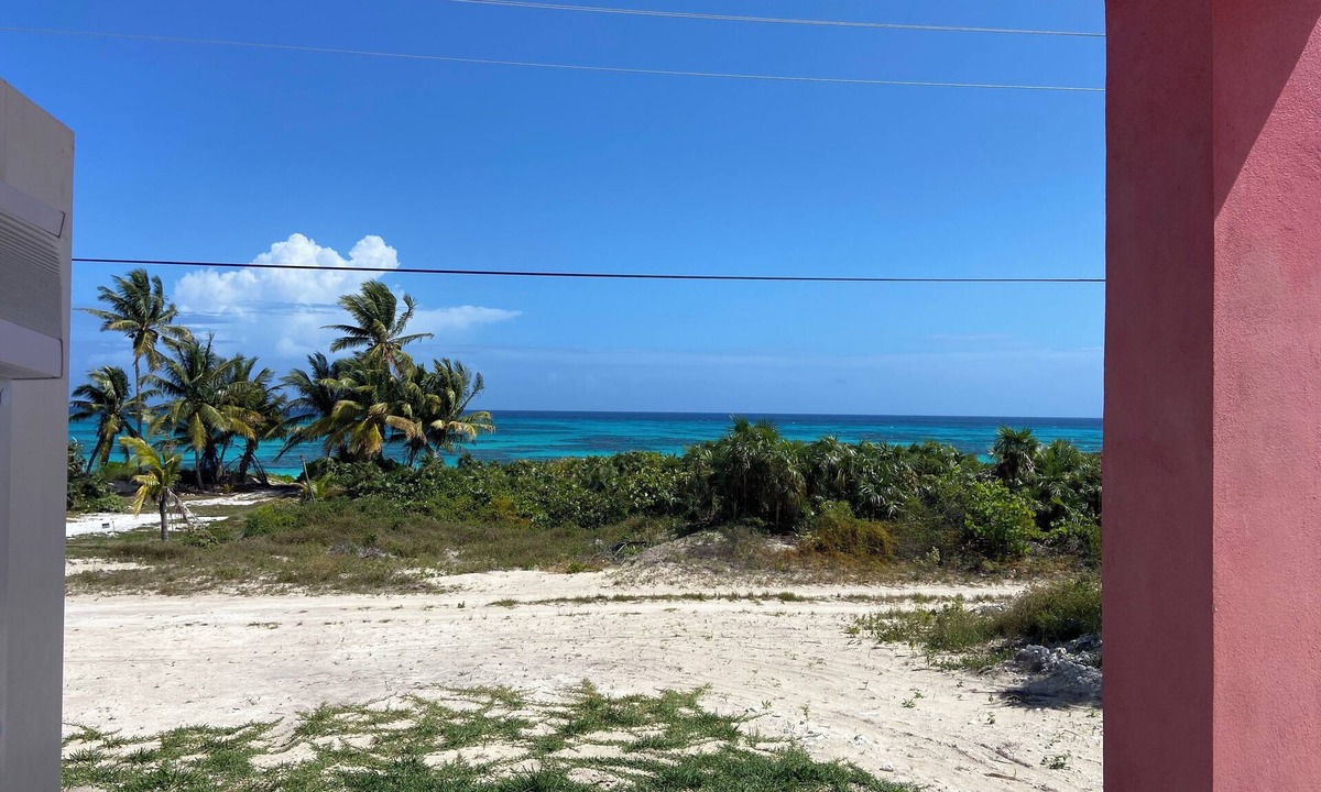 Port Howe House | Located in Greenwood Estates, Port Howe on Cat Island. Battery backup system!