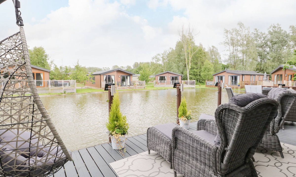 Kendal Cottage | Loluke Lodge on The Lake