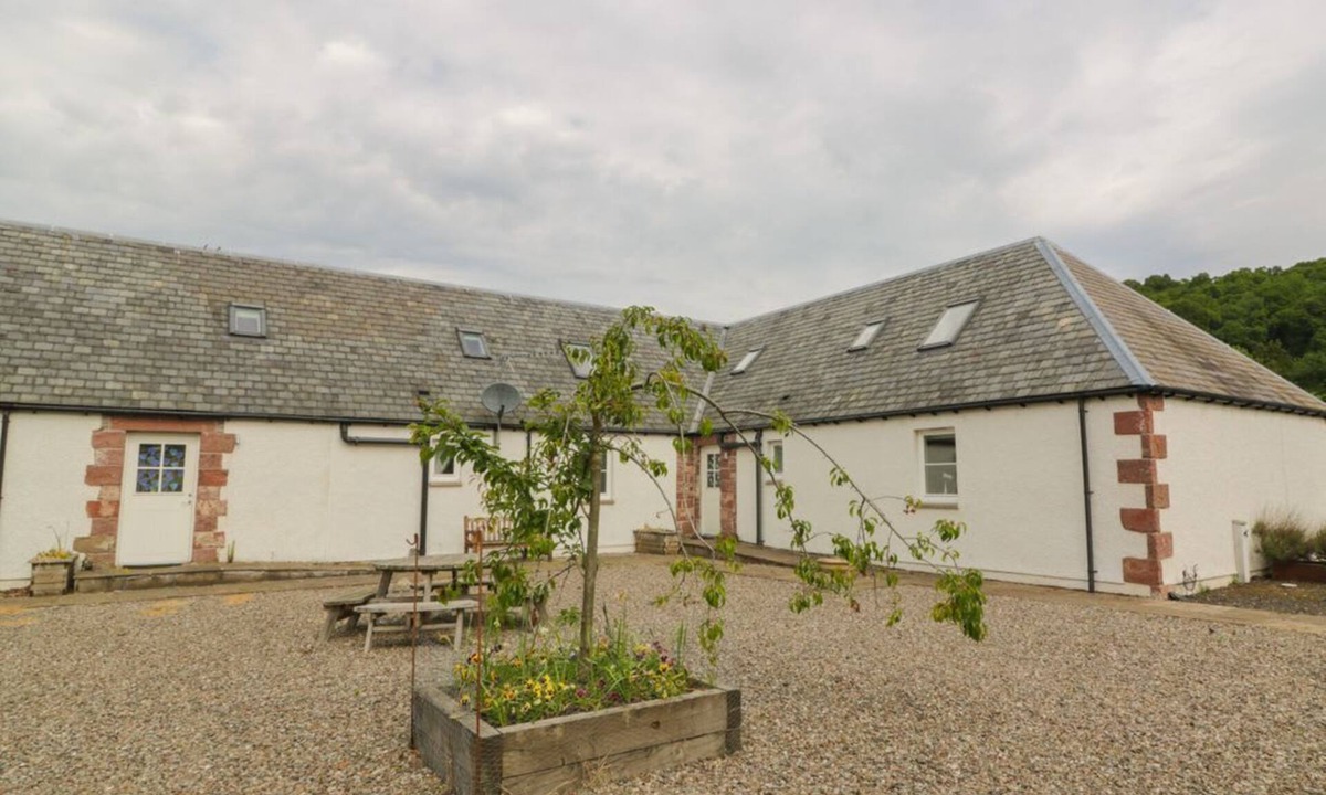 Murthly House | Lon Cottage, Blairgowrie