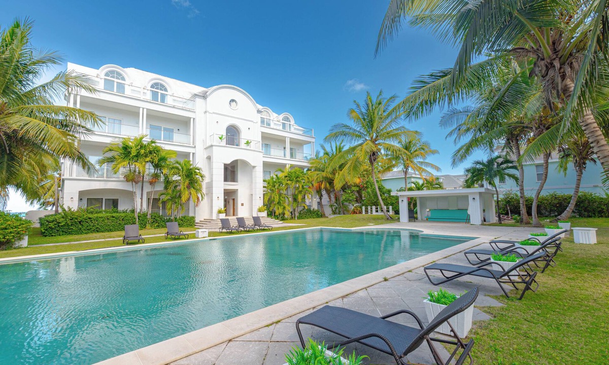 Westwind Condo | Love Beach Front 3BR luxury Condo - Pool & Beach