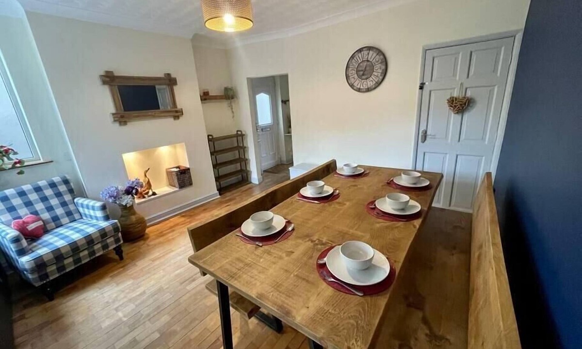 Alfreton House | Lovely 3BD Home in the Heart of Morton