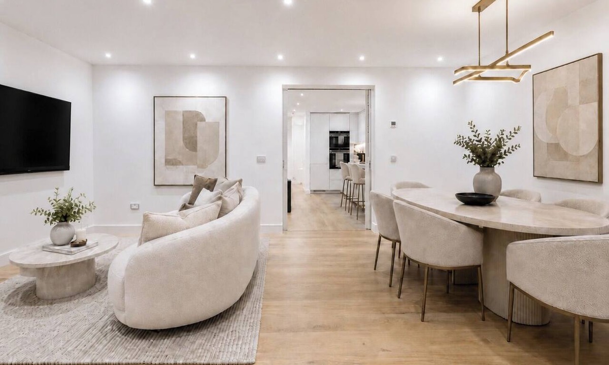Brompton & Hans Town Apartment | Luxury Knightsbridge Apt by Harrods