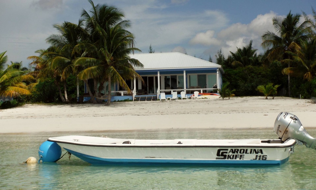 Cherokee House | Luxury Oceanfront with HOT TUB - BOAT, kayaks, paddleboards included -PARADISE!