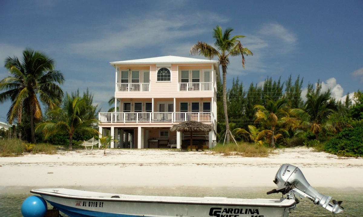 Cherokee House | Luxury Oceanfront with HOT TUB - BOAT, kayaks, paddleboards included -PARADISE!