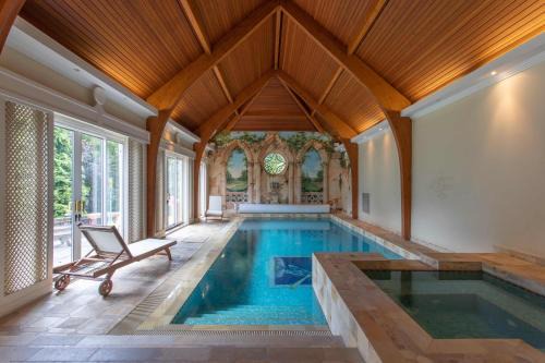 High Wycombe Apartment | Luxury retreat with extensive leisure facilities