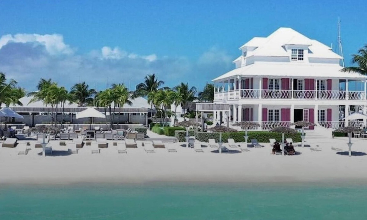 Palm Cay House | Luxury townhouse in gated community steps away from the beach and pool