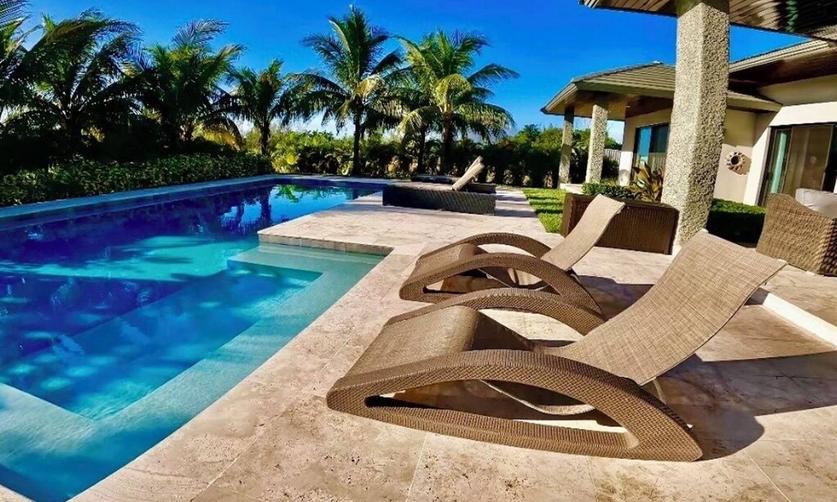 Freeport House | Luxury Water Front Villa Freeport Bahamas