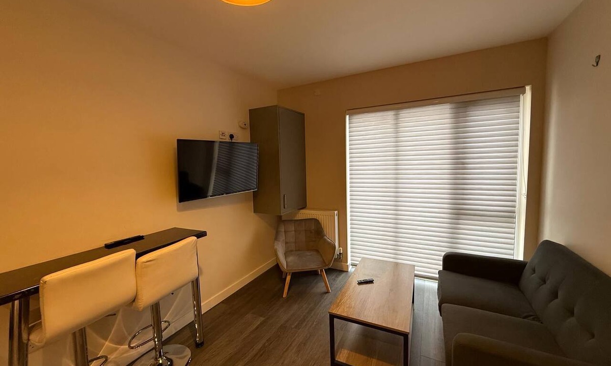 Runnymede Apartment | Magna House