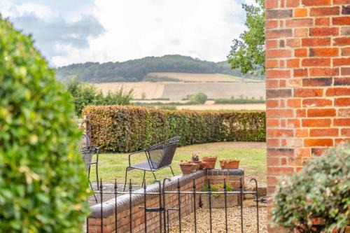 Mangotsfield House | Maple Cottage - Rural Charm & Cotswold Views