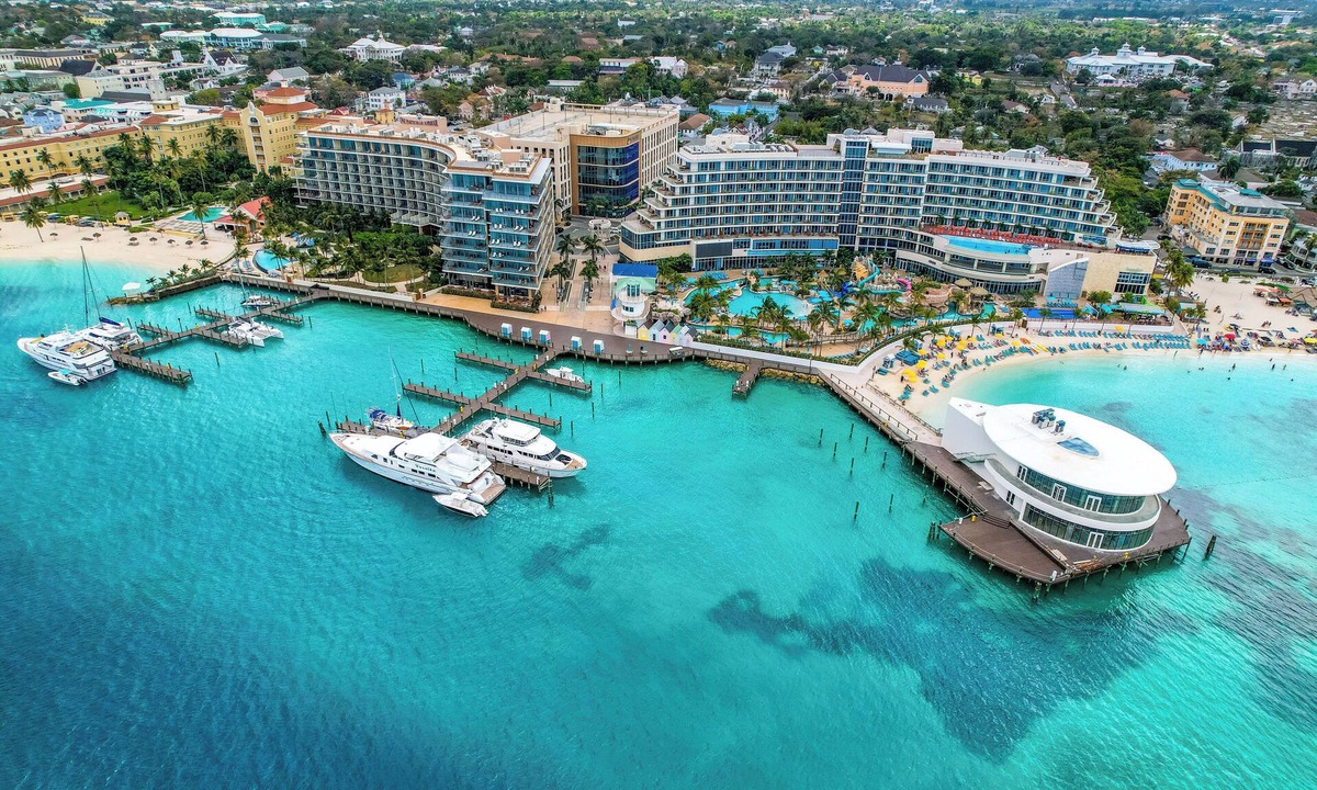Downtown Nassau Hotel | Margaritaville Waterpark Jacuzzi Two Bedroom Suite